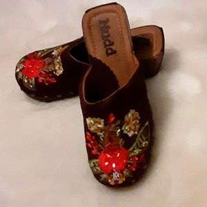 Sale🎈Mudd clogs! Size 7.5